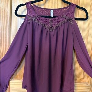 Xhilaration Cold Shoulder Crimson Blouse Long Sleeve Women's Sz M Dressy